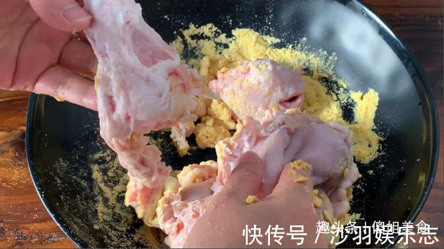 清洗猪肚时，加盐加碱都是大错特错！用“它”洗，又快又干净