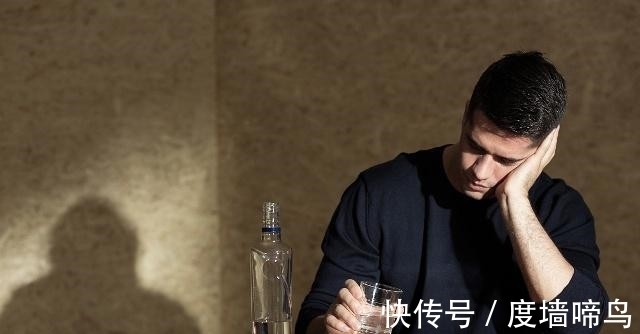 糖尿病并发症|糖尿病患者能喝酒吗?看看3个变化,你就有答案了