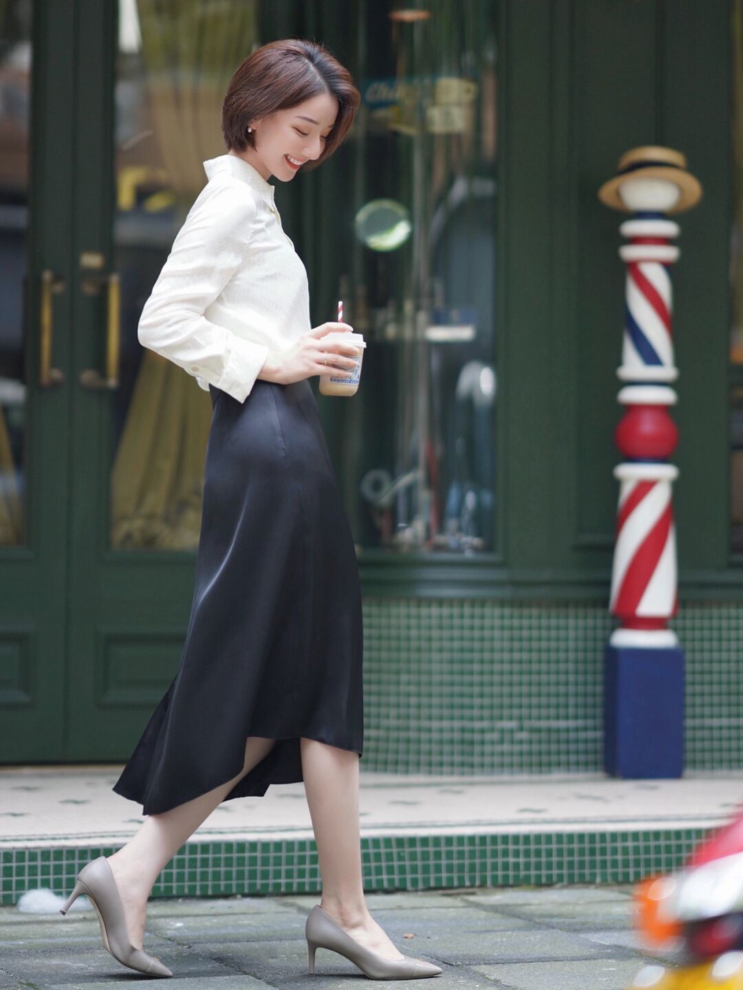 气质|小个子女生如何穿显高?条纹衫配牛仔裤显瘦还提升气质,高级洋气