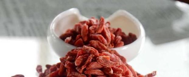 人到中年,可常吃以下食物,排毒消脂,排毒祛湿,肌肤更细嫩