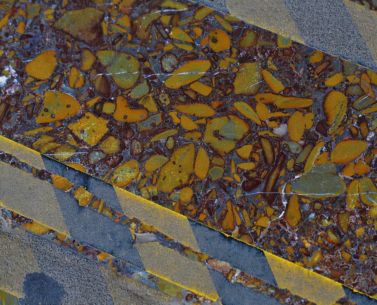 五彩花$人们以为紫禁城铺地只能用金砖,其实花斑石更高档,它为何绝迹了