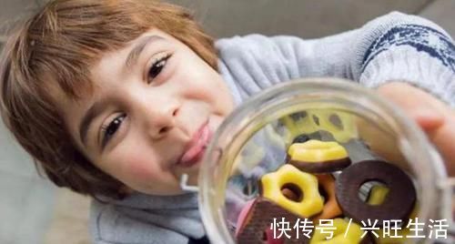 家长|越来越多孩子铅中毒,父母还一无所知,医生:别再让娃吃这些