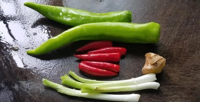 花甲炒鸡肉,好吃又下饭的一道家常菜,做法简单,我家常做