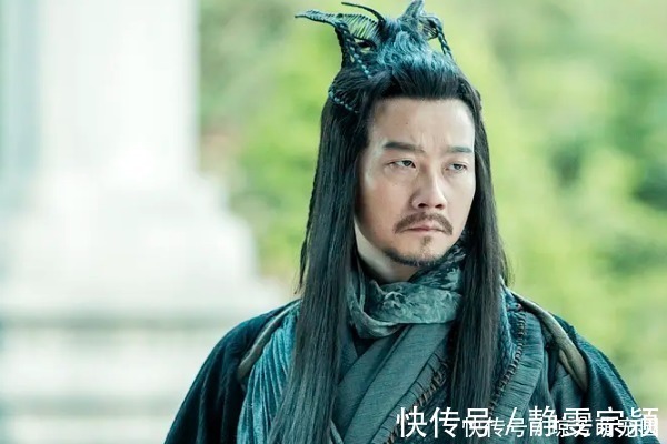 裘千仞|怪不得韦一笑的轻功天下无敌,你看他师傅是谁?张三丰都自愧不如