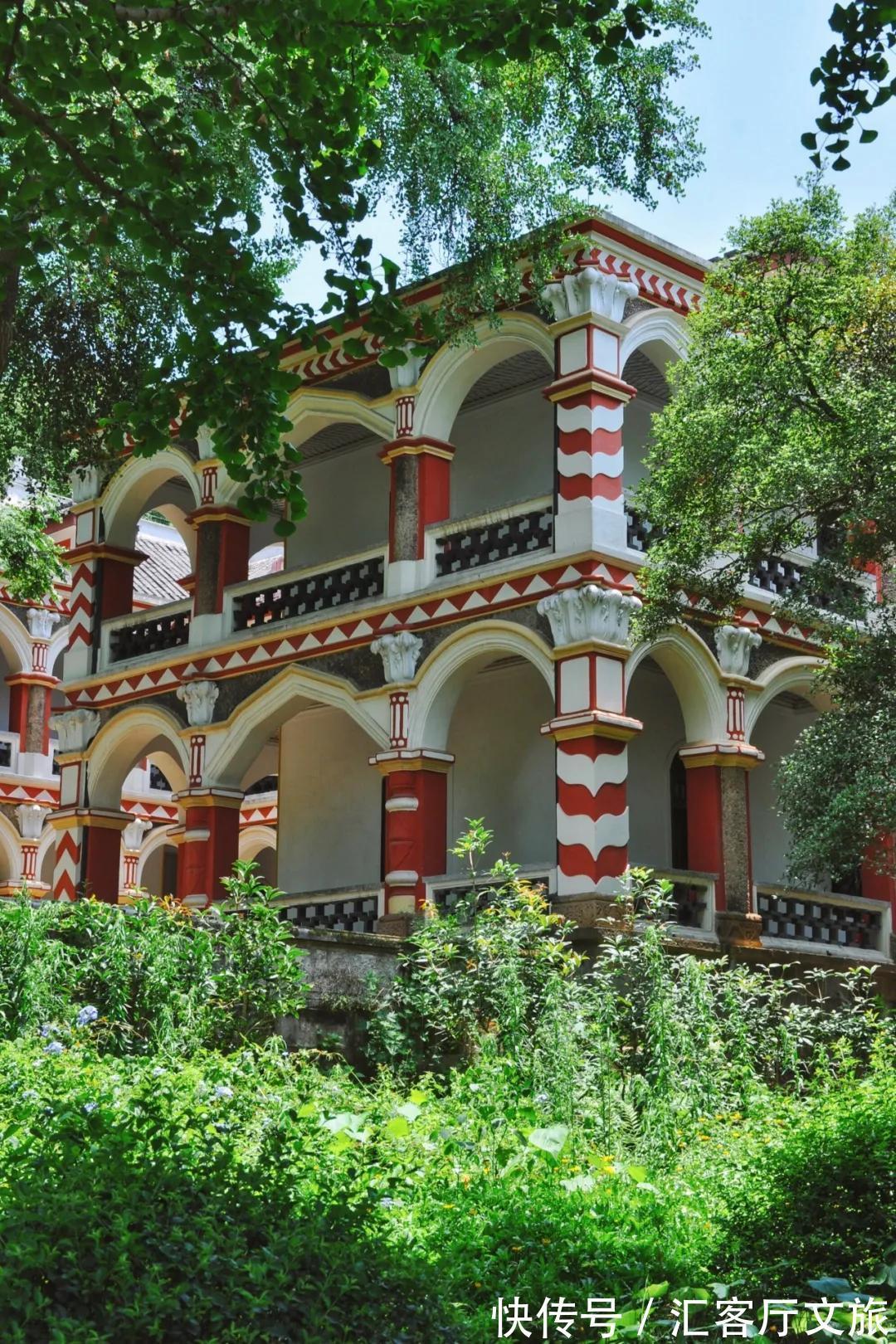 井盐|去年才通高铁，这座“十八线”国内小城，凭什么就火到了国外？