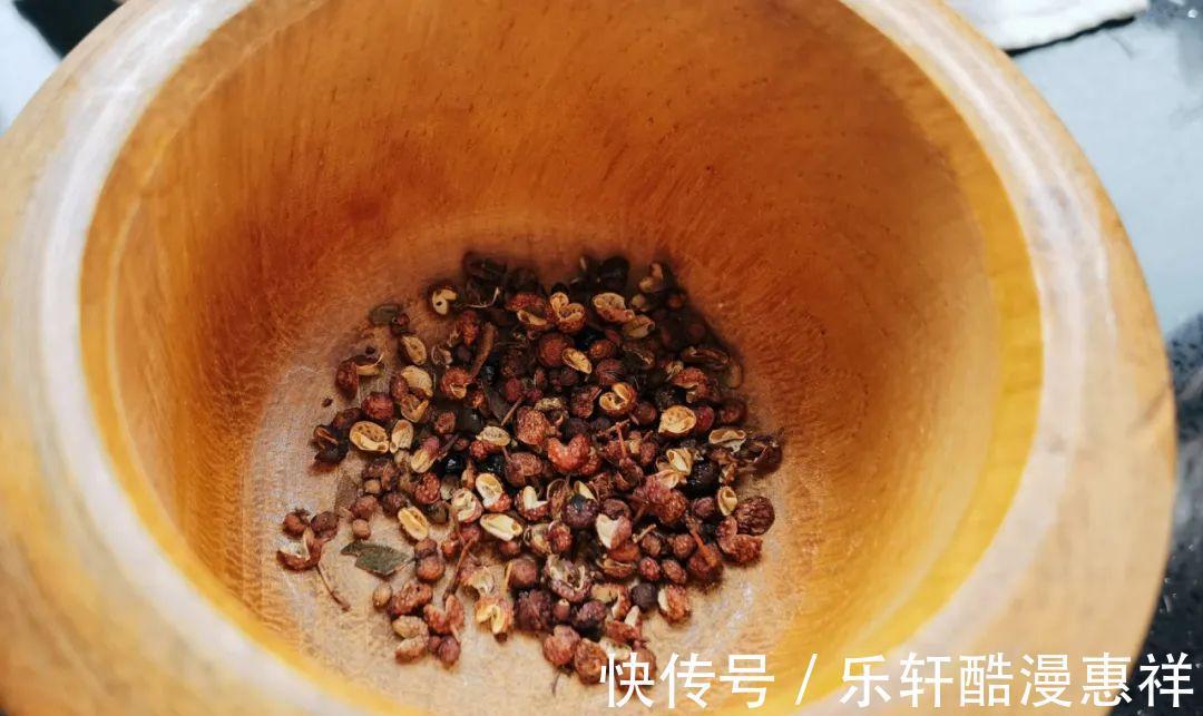 泡打粉|【辅食记】酥到掉渣的咸口儿点心,回味无穷,孩子怎么吃都不腻