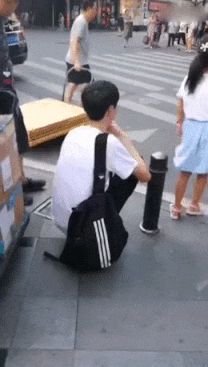 |搞笑GIF:这就是一个人之所以不单身的原因