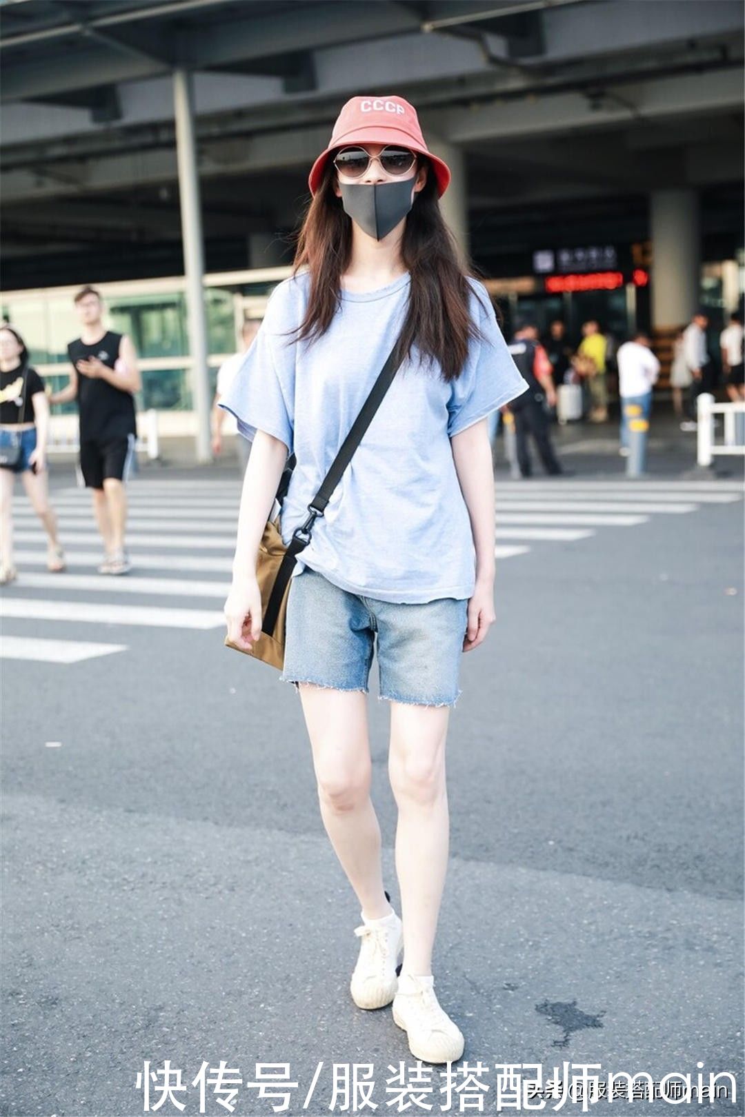 衣领|一学就会的3个搭配思路，还愁“T恤+短裤”穿不出彩吗？