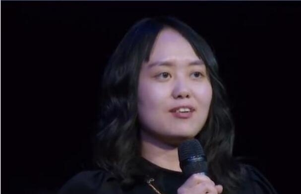 打球|害羞了!朱婷上节目自曝27岁没被催婚,观众:早点遇到优秀男士