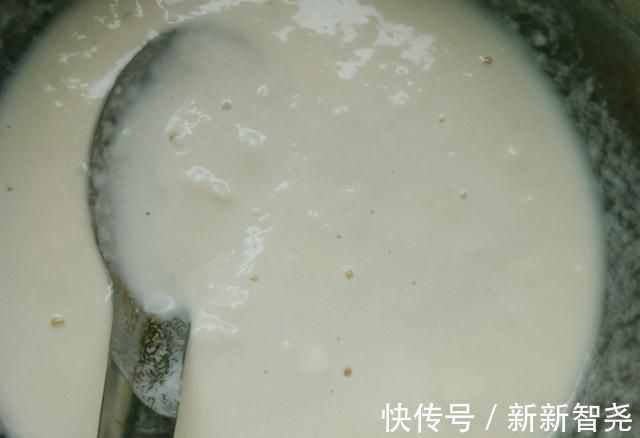 苏打粉|冷天我家常吃的早餐饼，全程手不沾面，饼柔软葱香味浓郁，孩子爱