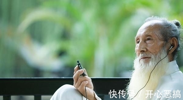 活到|她不爱运动,也不爱吃素,却活到了112岁高龄,长寿秘诀只有4个字