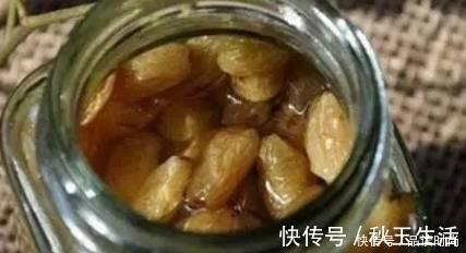 青岛晚报|葡萄干用它泡一泡，比鹿茸还管用，你也试试！