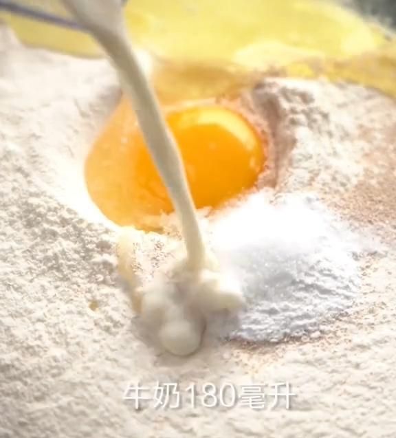 外面油条不放心教你在家炸油条,金黄酥脆又好吃,2块钱炸一锅