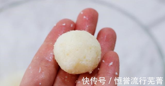 嘴馋的朋友看过来,用椰蓉做成的小吃,软糯香甜!