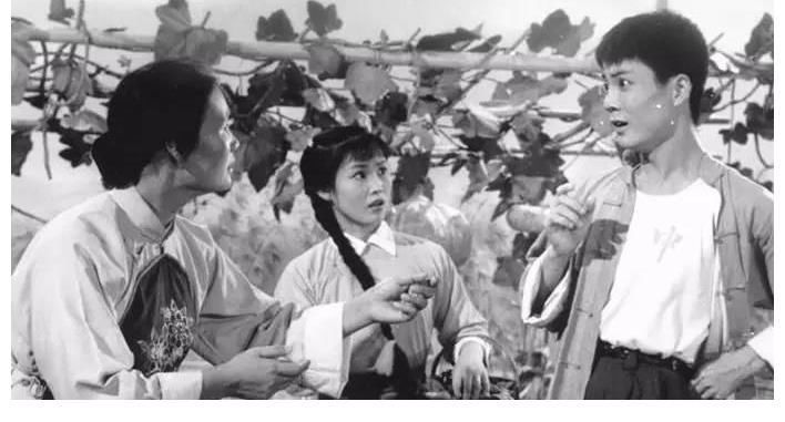 當眾質(zhì)疑尚雯婕，二婚嫁給自己的粉絲，耿直的李谷一現(xiàn)在怎樣了？