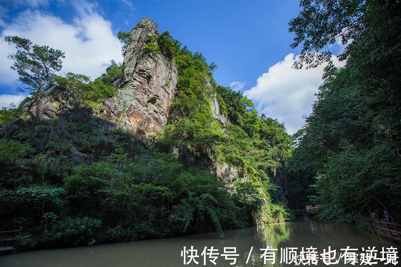 乳峰|中国佛教五大名山之一，这座被古人传诵的5A景区，为何有些冷清