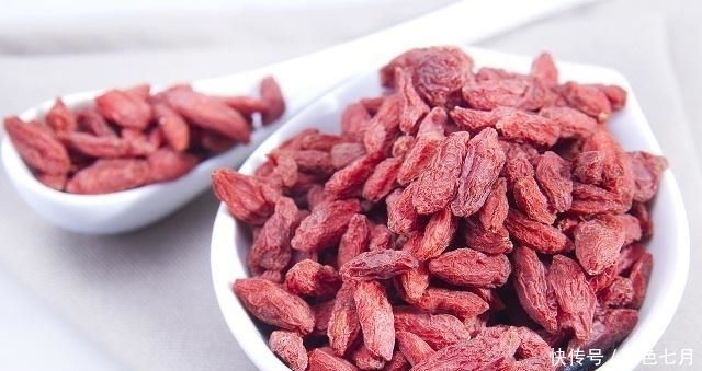 枸杞和此物泡水喝,是黄金搭档,没事常喝,清肝明目,肾也强起来