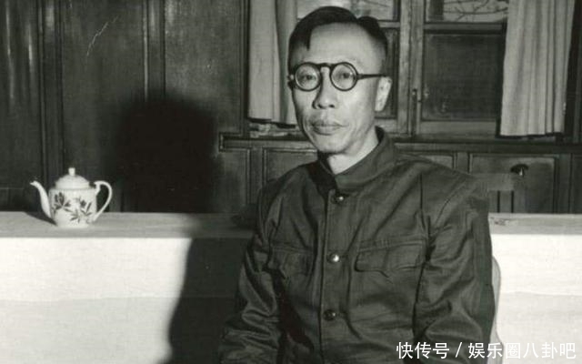 婉容|溥仪有5个老婆，为什么没留下子嗣，看看小时候宫女们对他做了啥