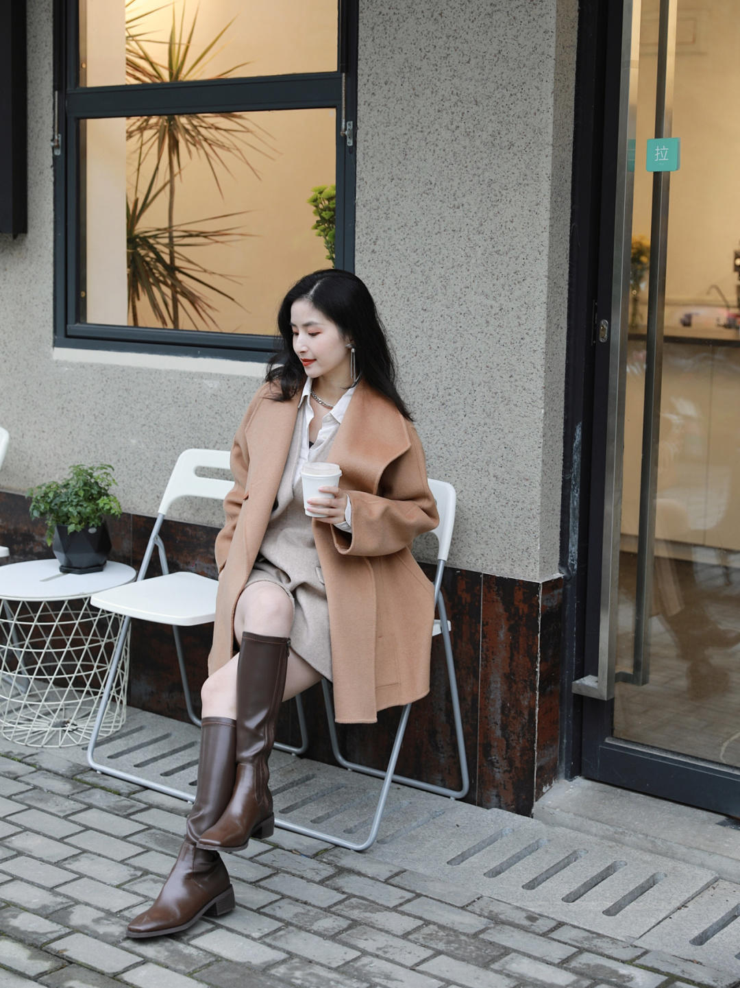 大衣|斗篷大衣才是冬季的最浪漫穿搭,借鉴4个实用款式,帮你赢得优雅