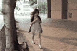 |开心一刻笑话 公司的财务是个大美女, 昨天给我转账时多了五块