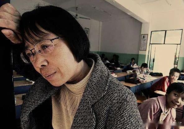 透明的红萝卜|董卿携《朗读者》回归,莫言、杨元喜、张桂梅亮相首期节目