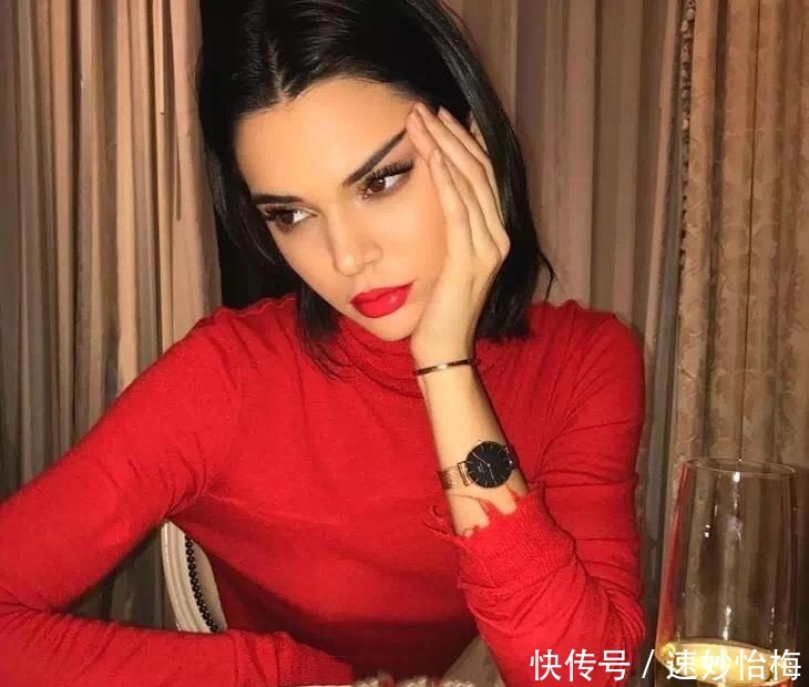 女人手表戴左手好，还是右手好？别再戴错被人嘲笑，