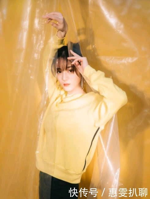 马尾|别总扎低马尾了，试试今年最火的5款懒人半扎发，女明星们都在扎