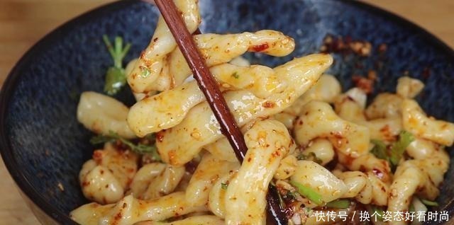 喜欢吃面条别再手擀了,教你懒人做法,爽滑劲道,一大碗不够吃