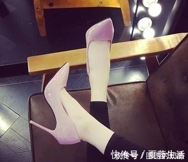 视觉感|看起来既精致又美丽，细跟鞋丰富了视觉感