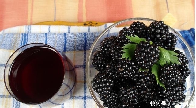 肝中毒素|肝病都会害怕的4种碱性水果,夏季吃多它,轻松排出肝中毒素!