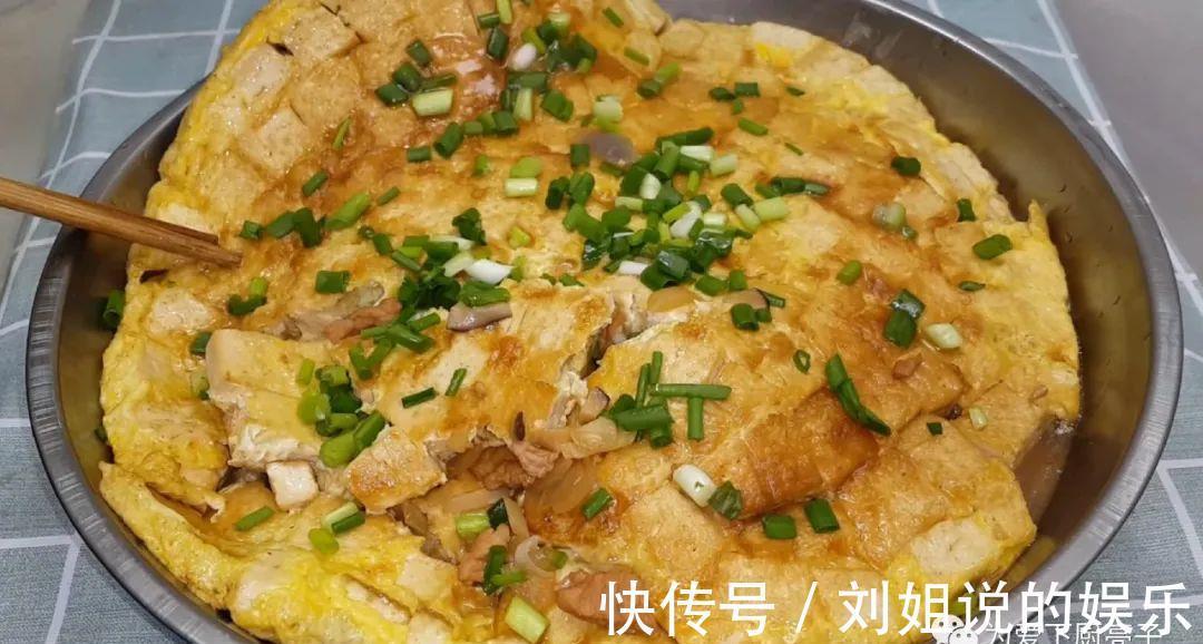 肉末豆腐煎饼|豆腐鸡蛋饼做法，锅里一焖，比吃红烧肉还香，上桌连汤子都不剩