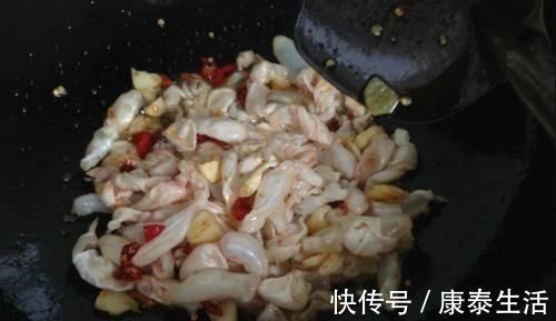 它是鱼身上最营养的,与燕窝齐名,胶原蛋白多,很多人却直接扔掉