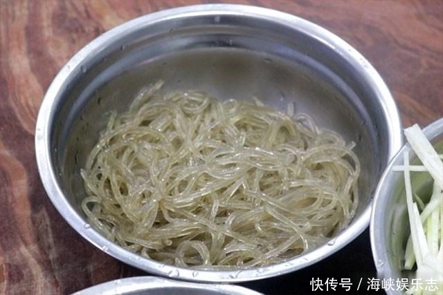 馒头|粉条和它一起炒,鲜香入味,爽滑Q弹,超级费馒头,三个都不够吃