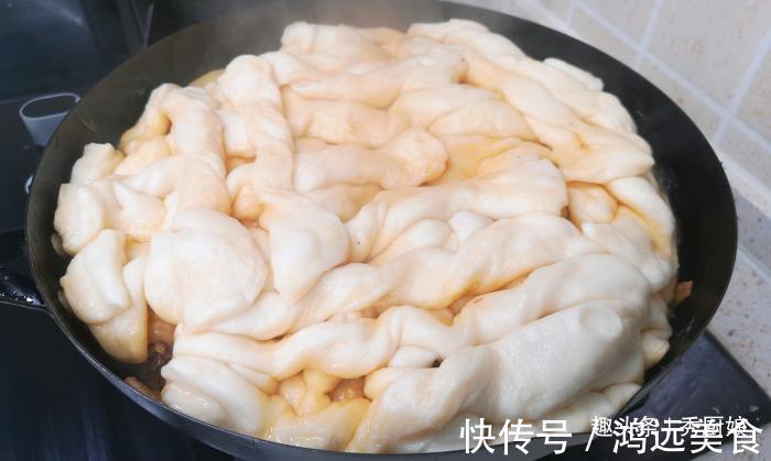炖鸡|全家迷上此面食,三天两头做一次,饭菜一锅出,发朋友圈被点赞