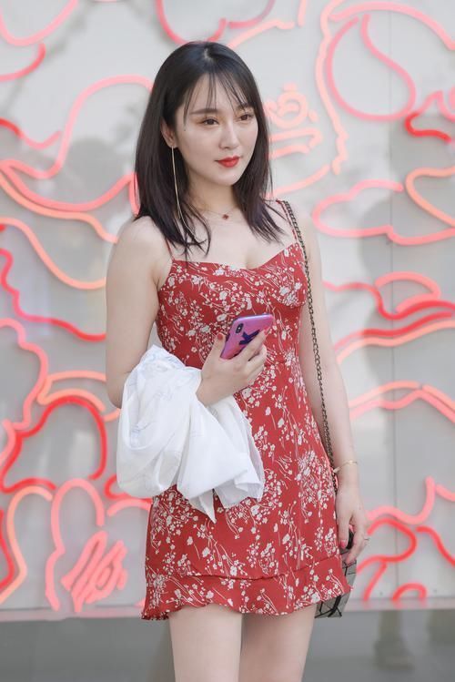 只有好看的姑娘,才会让男人们忽略身材