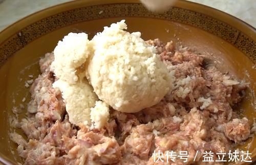 莲藕做丸子没想到这么好吃,不用水煮不油炸,咬一口鲜香又脆嫩