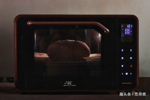 面粉别再做馒头了,随便揉一揉,加点干果,大人小孩都爱吃