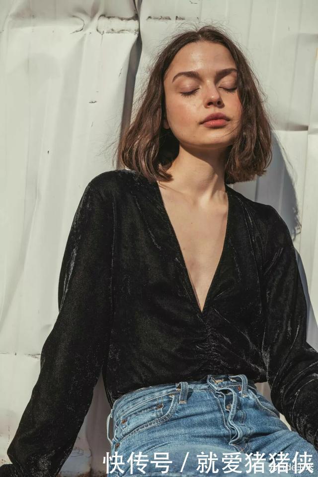 高级|这种“秋冬专用材质”高级又贵气,贵气的女人大多钟爱它