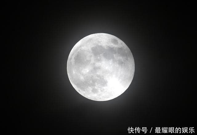 新华社记者 新华全媒+|“超级红月亮”