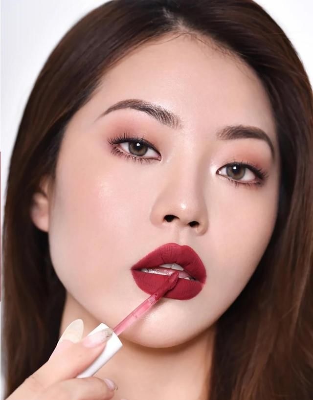 色号 黄皮女人挑口红也太难了吧?别急,送你5个色号,显白耐看又显贵