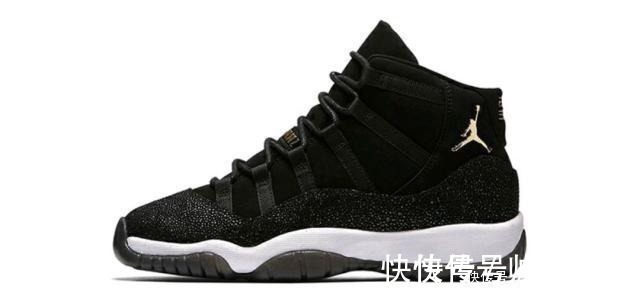 黑曜石 网友晒出自己的鞋子,有Aj黑曜石还有詹15等等,这算多的吗