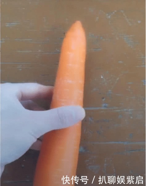 部动漫|小哥用胡萝卜雕九尾,成品令人尖叫,卖家:看来胡萝卜得涨价了