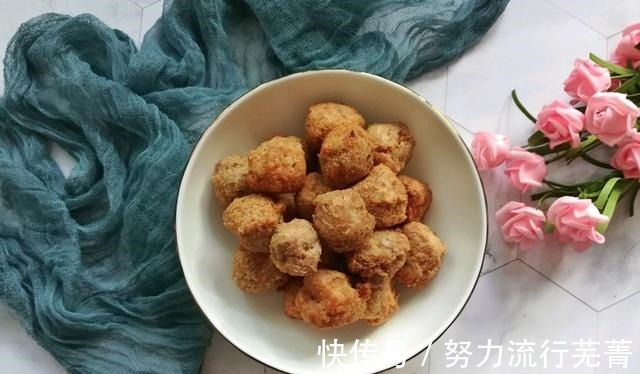 芋头|芋头猪肉丸子外酥里嫩,香糯可口,总是忍不住吃了一个又一个!