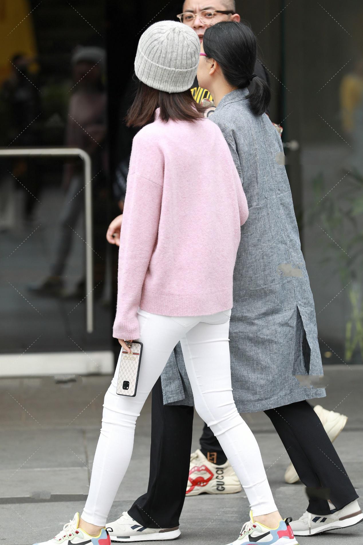 裤子|毛衣加裤子, 保暖又时尚的穿搭, 配上帽子时髦感十足