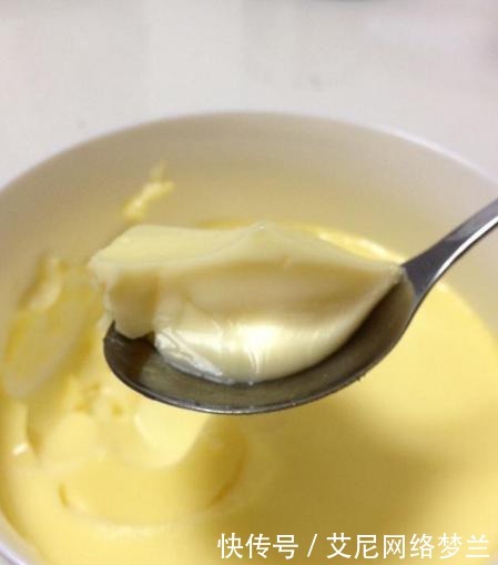  布丁|蒸鸡蛋羹，直接上锅蒸是不对的！学会这些窍门，鸡蛋如布丁嫩滑
