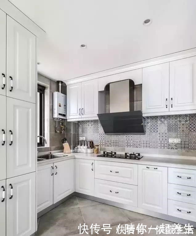 写字台|她只是在客厅打一排柜子,不想邻居都拍照学习,装修师傅也夸机智!