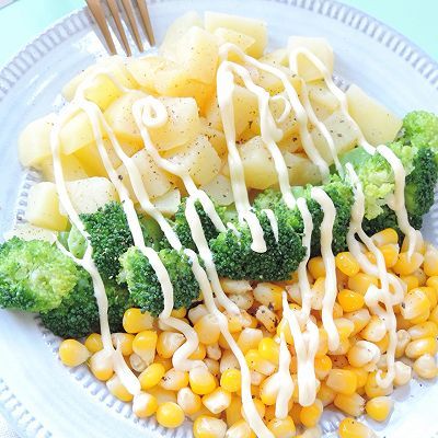 西兰花玉米土豆沙拉