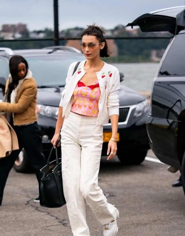 针织开衫过时?这三款简直不要太时髦