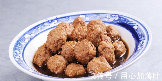 天气渐冷,教大家做2款新鲜牛肉自制美食,丸子和牛肉汤,美味!