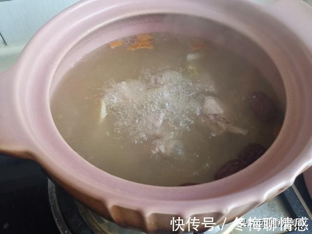 滋补|夏天最该喝这汤,不是银耳汤也不是莲子汤是它,滋补解暑,喝不够